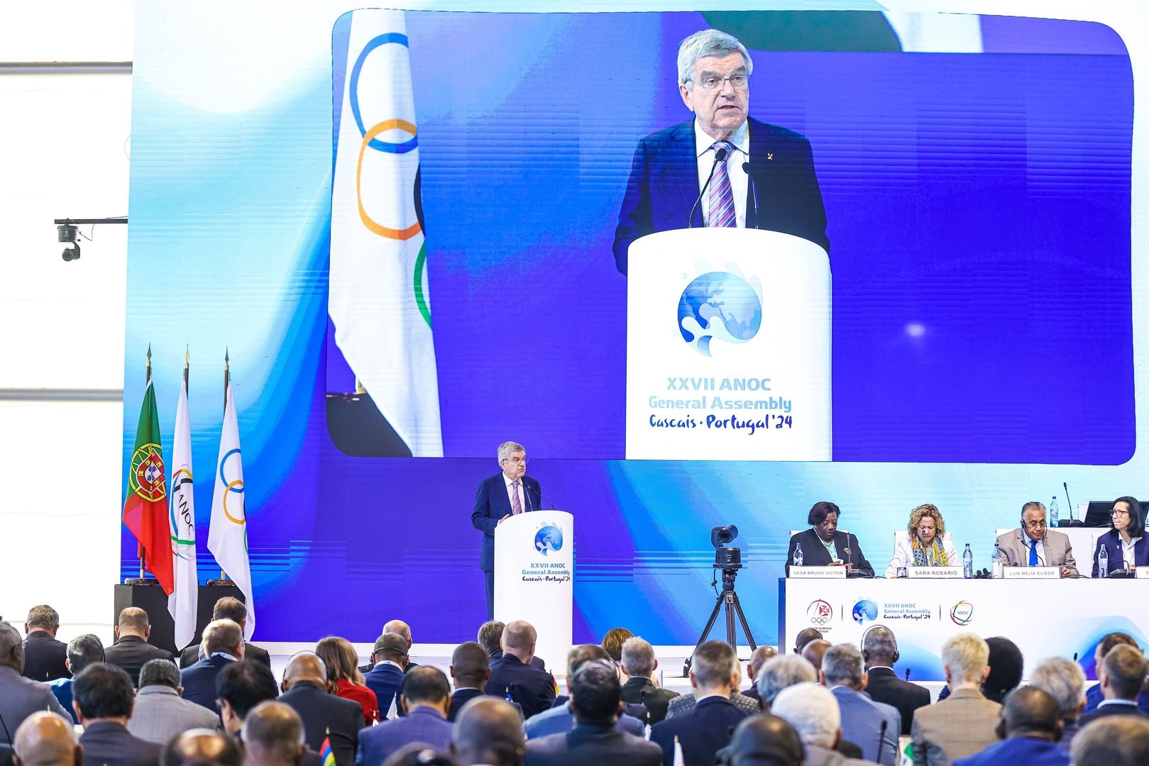 https://www.cosr.ro/img/00115385-c924-4e8e-b7ed-2f4f37d3cbd2/aganocbach.jpg?fm=jpg&q=80&fit=max&crop=1619%2C1080%2C0%2C0