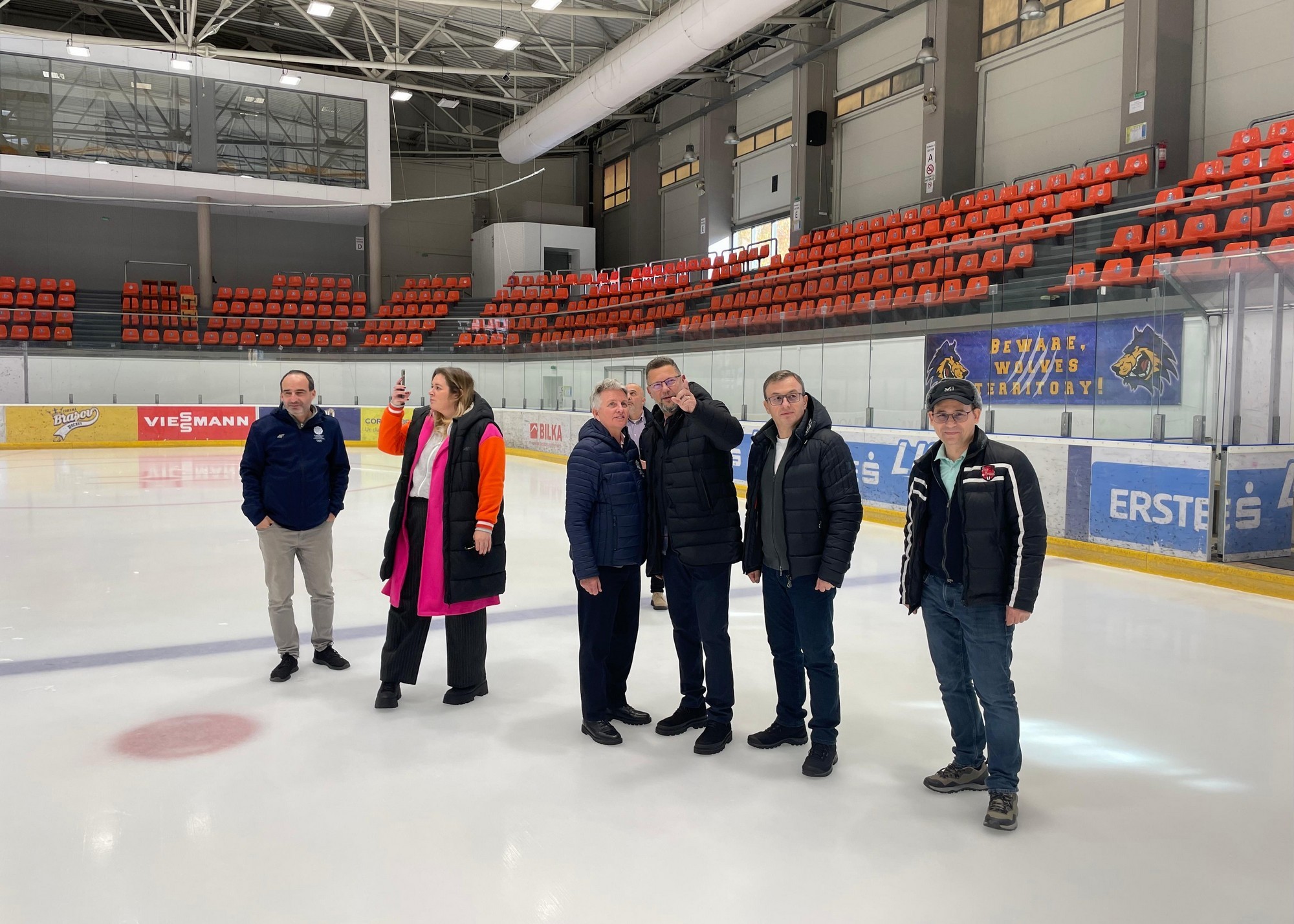 Patinoarfotebrasov2027 2000