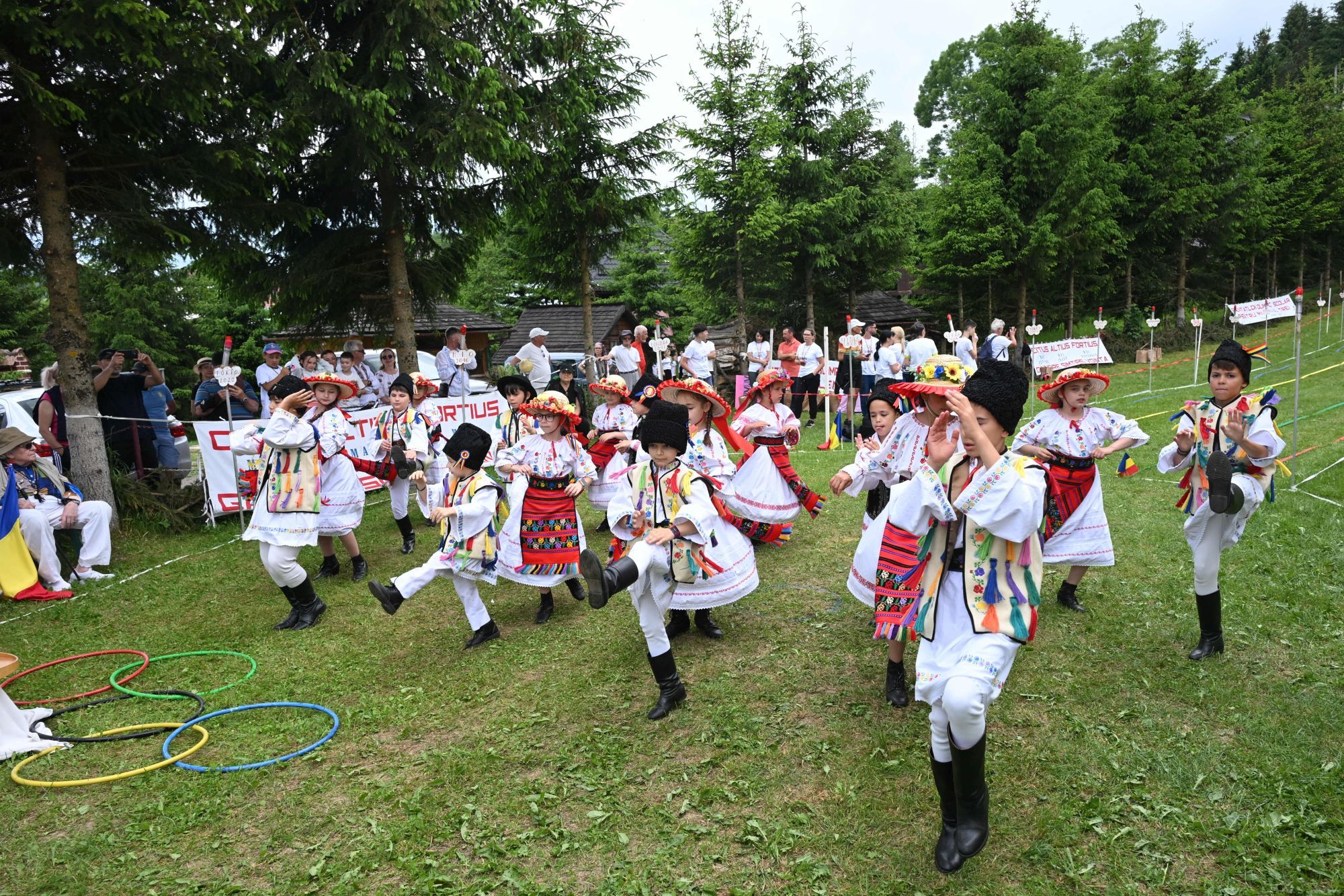 https://www.cosr.ro/img/0d48ae8e-0074-44a7-8fcf-794af0a26bc8/sp2-0235.jpg?fm=jpg&q=80&fit=max&crop=2000%2C1333%2C0%2C0