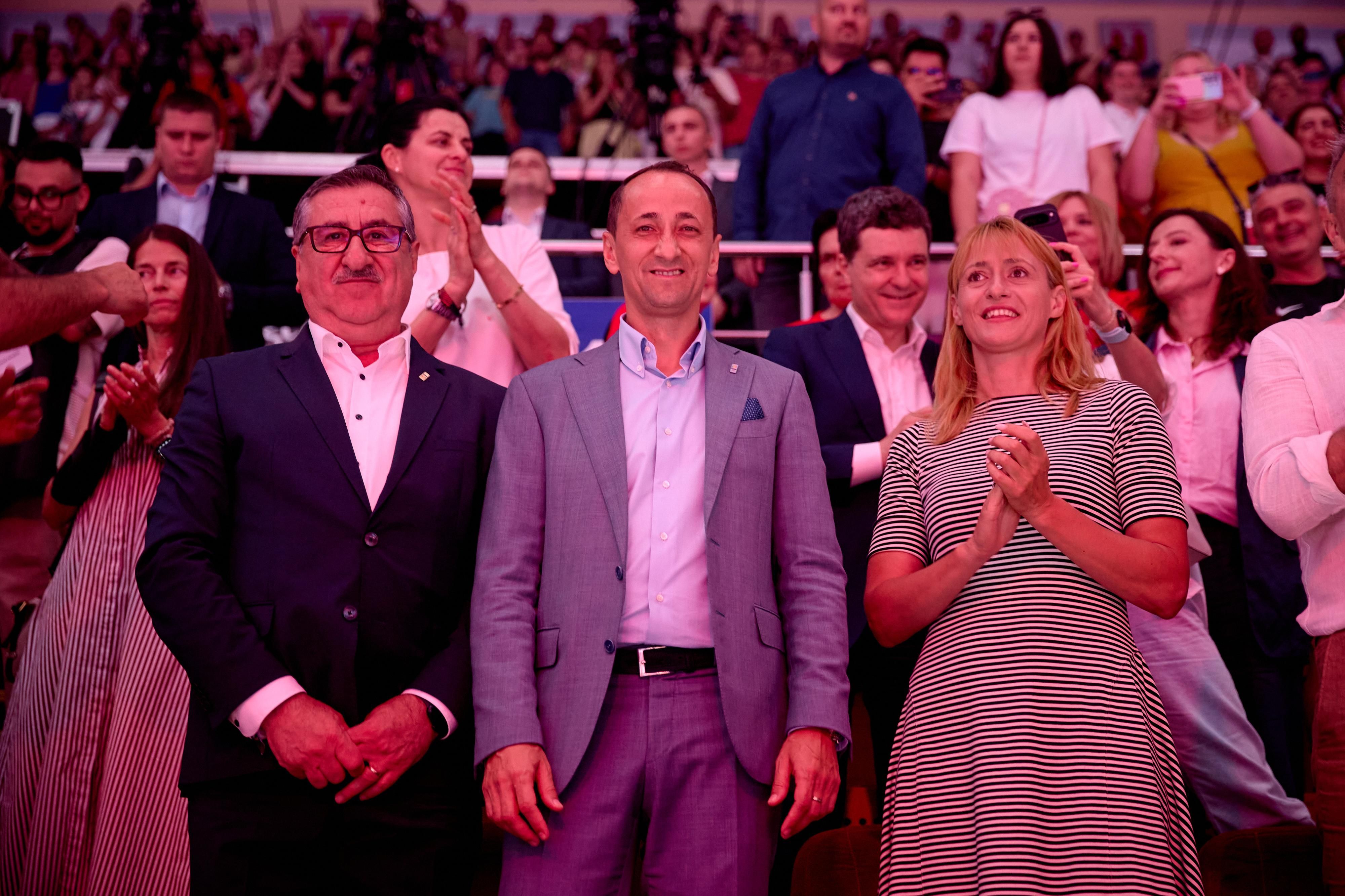 https://www.cosr.ro/img/12ae7144-f8ef-4b20-8182-1e100123051b/retragere-cristina-neagu-2025-3.jpeg?fm=jpg&q=80&fit=max&crop=4000%2C2667%2C0%2C0