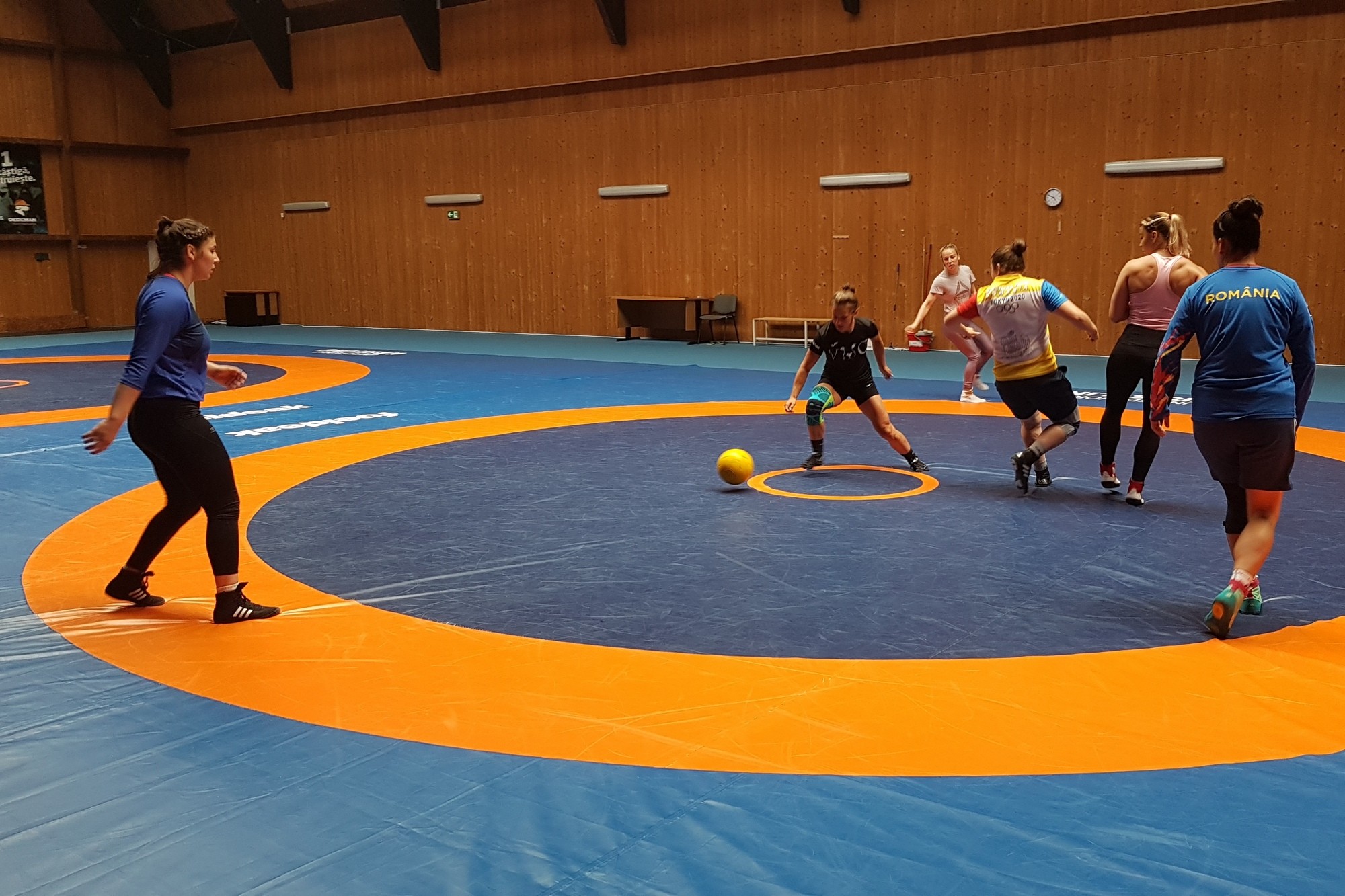 Pregtiresala Tenis2000