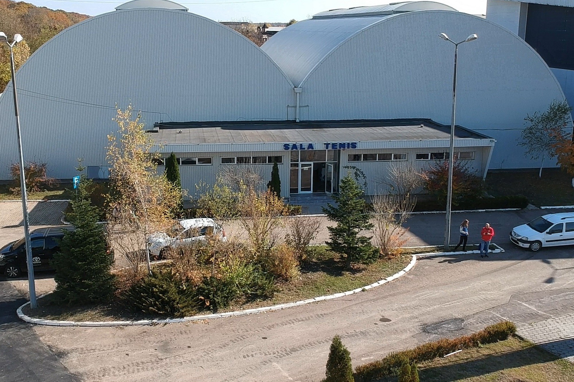 Salatenisdrona1 2000