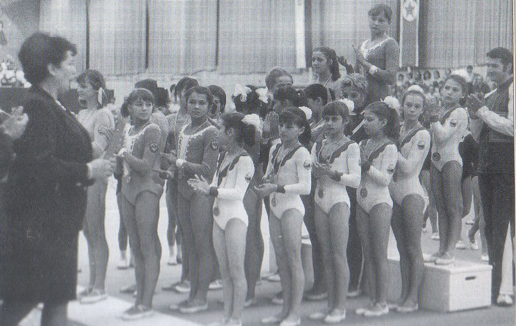 https://www.cosr.ro/img/25c50836-adf1-4dec-ada7-a1901c209f42/nadia-teo-pampoane-ingrid-onesti.jpg?fm=jpg&q=80&fit=max&crop=1024%2C647%2C0%2C0