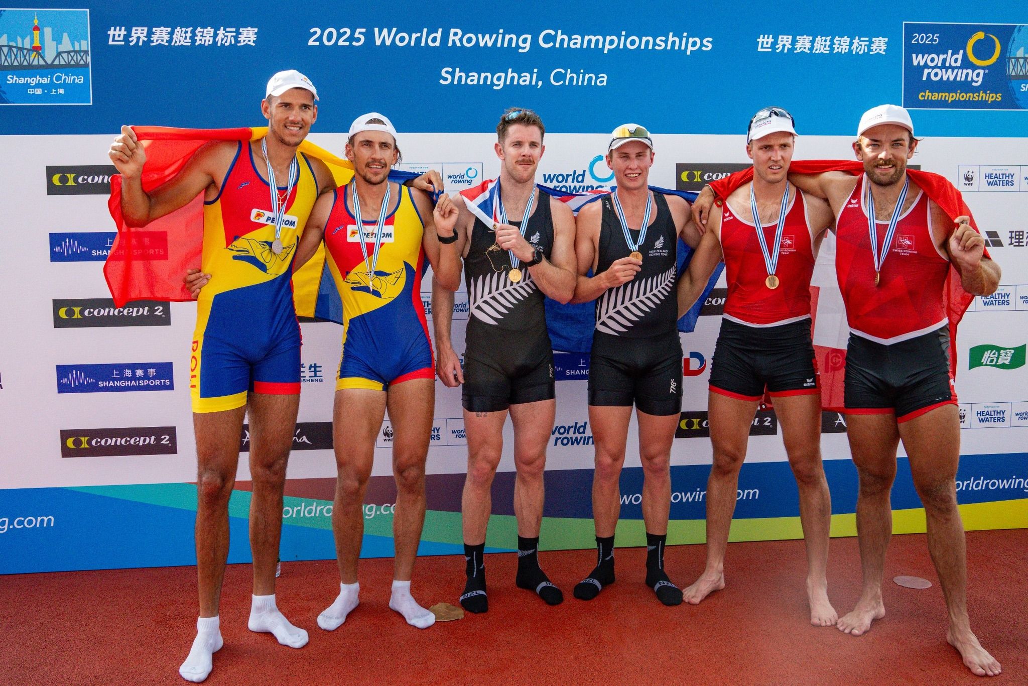 https://www.cosr.ro/img/2837fbc6-d39a-4aa6-ba0c-62102b5882bd/canotaj-m2-ag-arteni-lehaci-cm-2025-podium1.jpg?fm=jpg&q=80&fit=max&crop=2048%2C1366%2C0%2C0