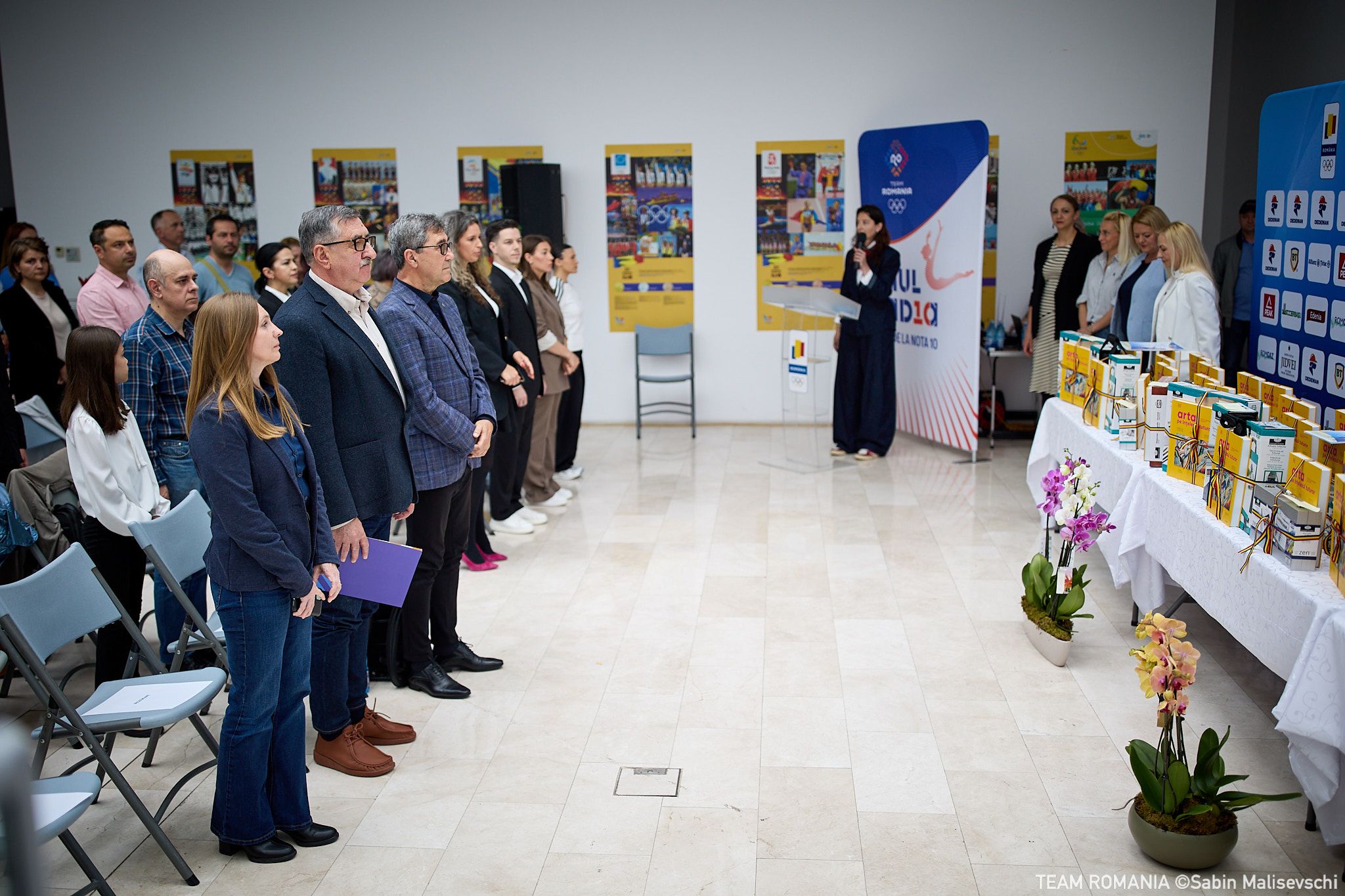 https://www.cosr.ro/img/305d9885-648d-425b-ae10-ada4c1596b31/jo-imaginatia-copiilor-22-may-039.jpg?fm=jpg&q=80&fit=max&crop=2048%2C1365%2C0%2C0