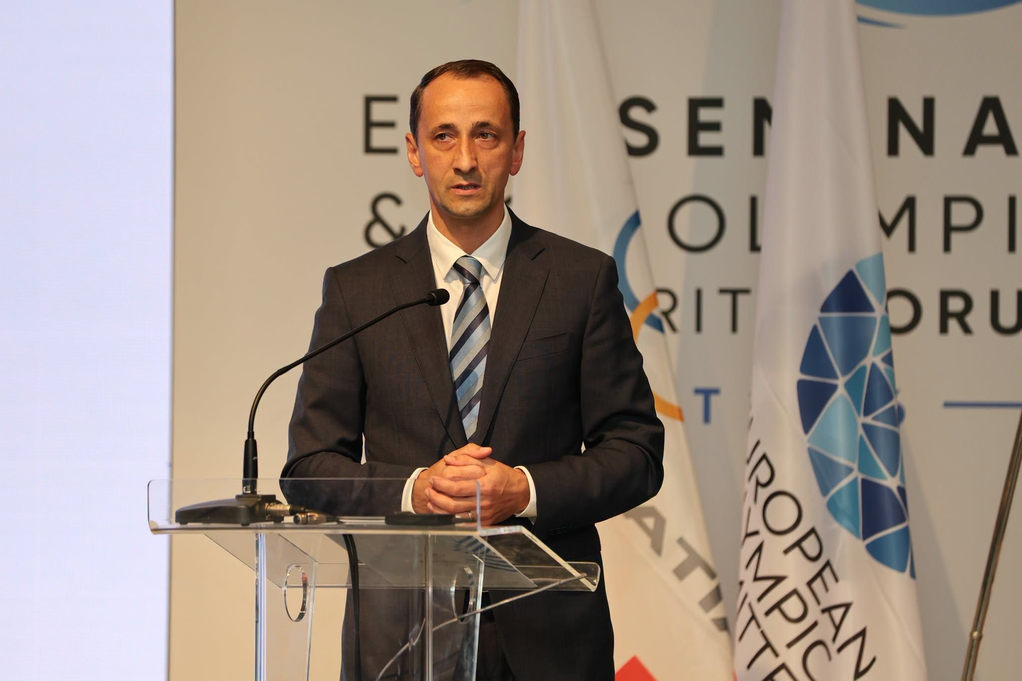 https://www.cosr.ro/img/501eca8d-cf41-482d-8334-f2256c40b590/comunicat-ce-eoc-rusi-fote-bvcova.jpeg?fm=jpg&q=80&fit=max&crop=2048%2C1365%2C0%2C0