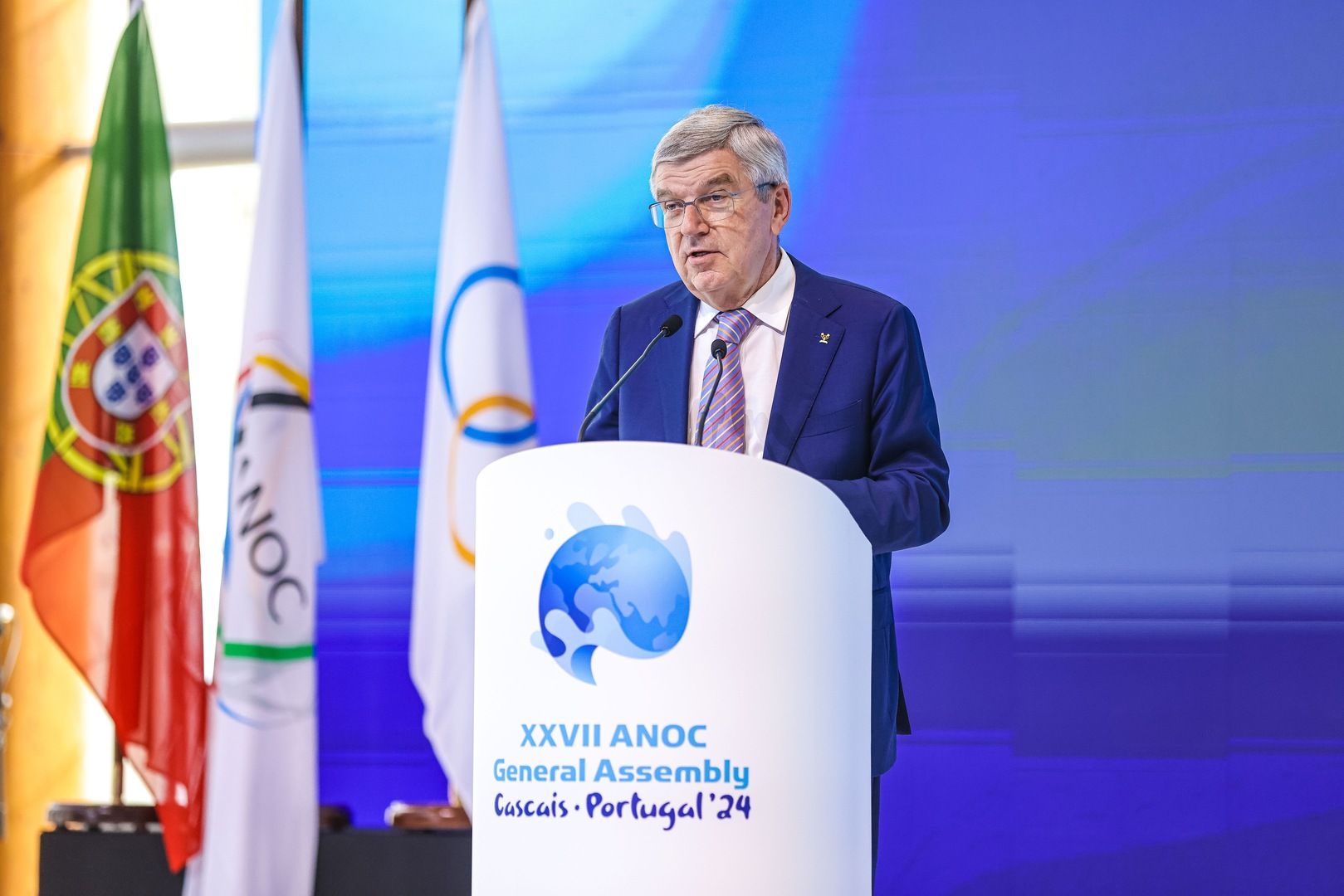 https://www.cosr.ro/img/58ba3152-105a-497a-a0d9-239037a968f1/aganocthomasbach.jpg?fm=jpg&q=80&fit=max&crop=1619%2C1080%2C0%2C0