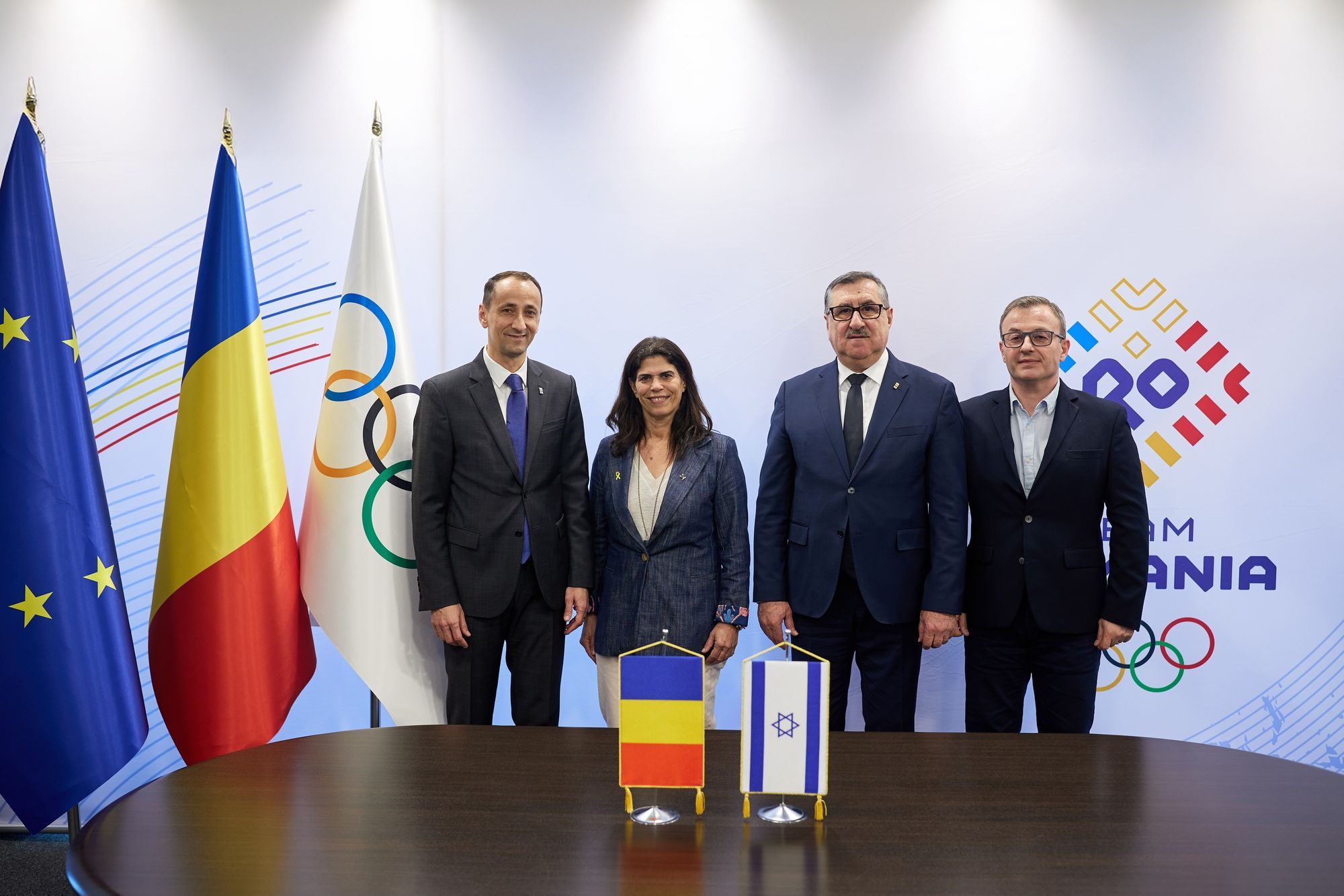https://www.cosr.ro/img/5c75a036-5a88-4ee5-a52c-57304ad50452/cosr-israel-02-apr-069.jpg?fm=jpg&q=80&fit=max&crop=2000%2C1334%2C0%2C0