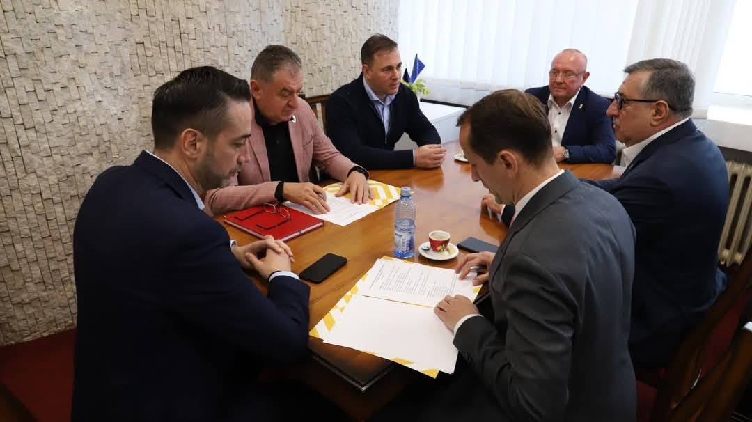 Cova Boro Primar Pitesti Masa