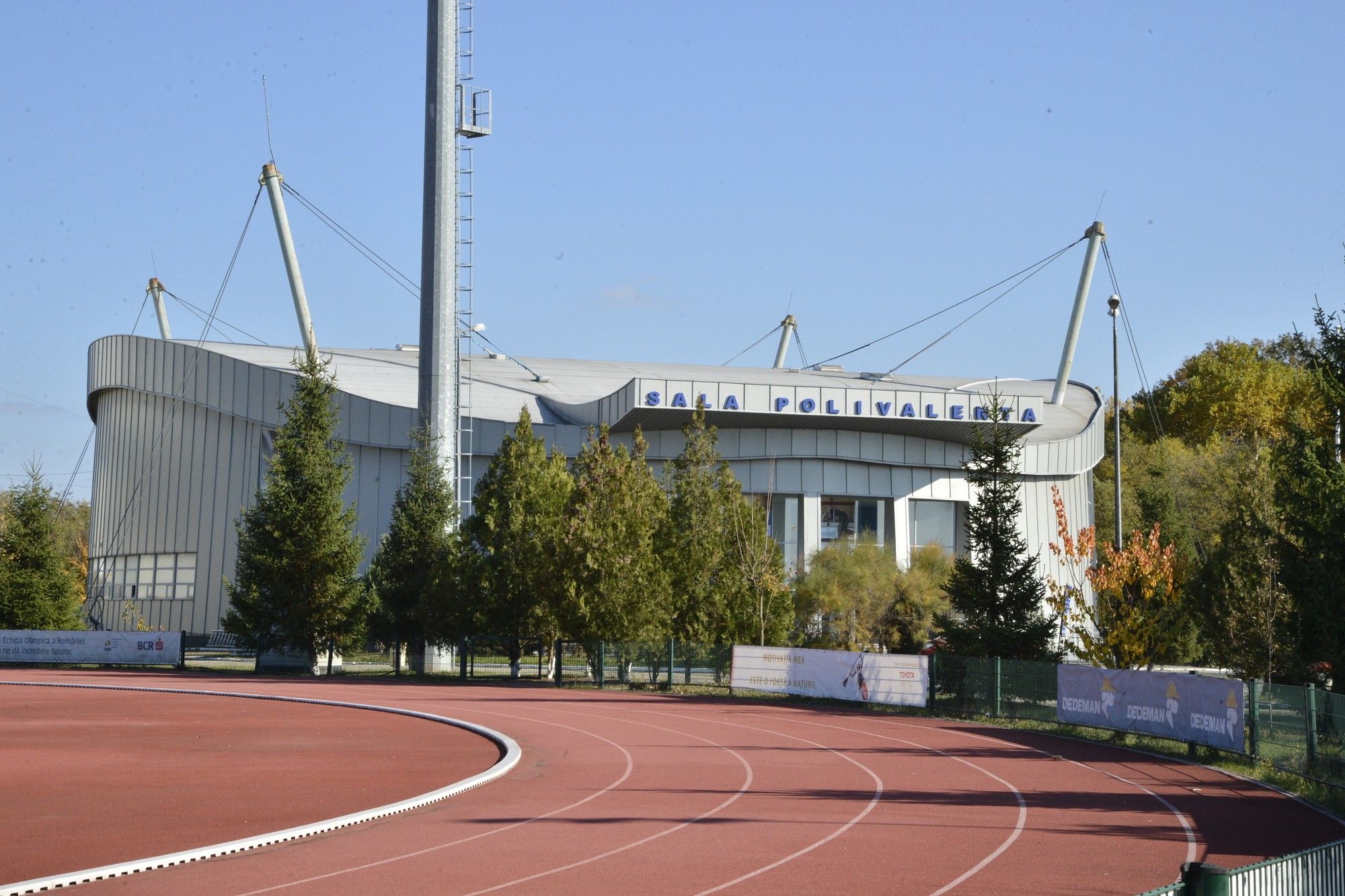 01salapolivalentaexterior1 2000