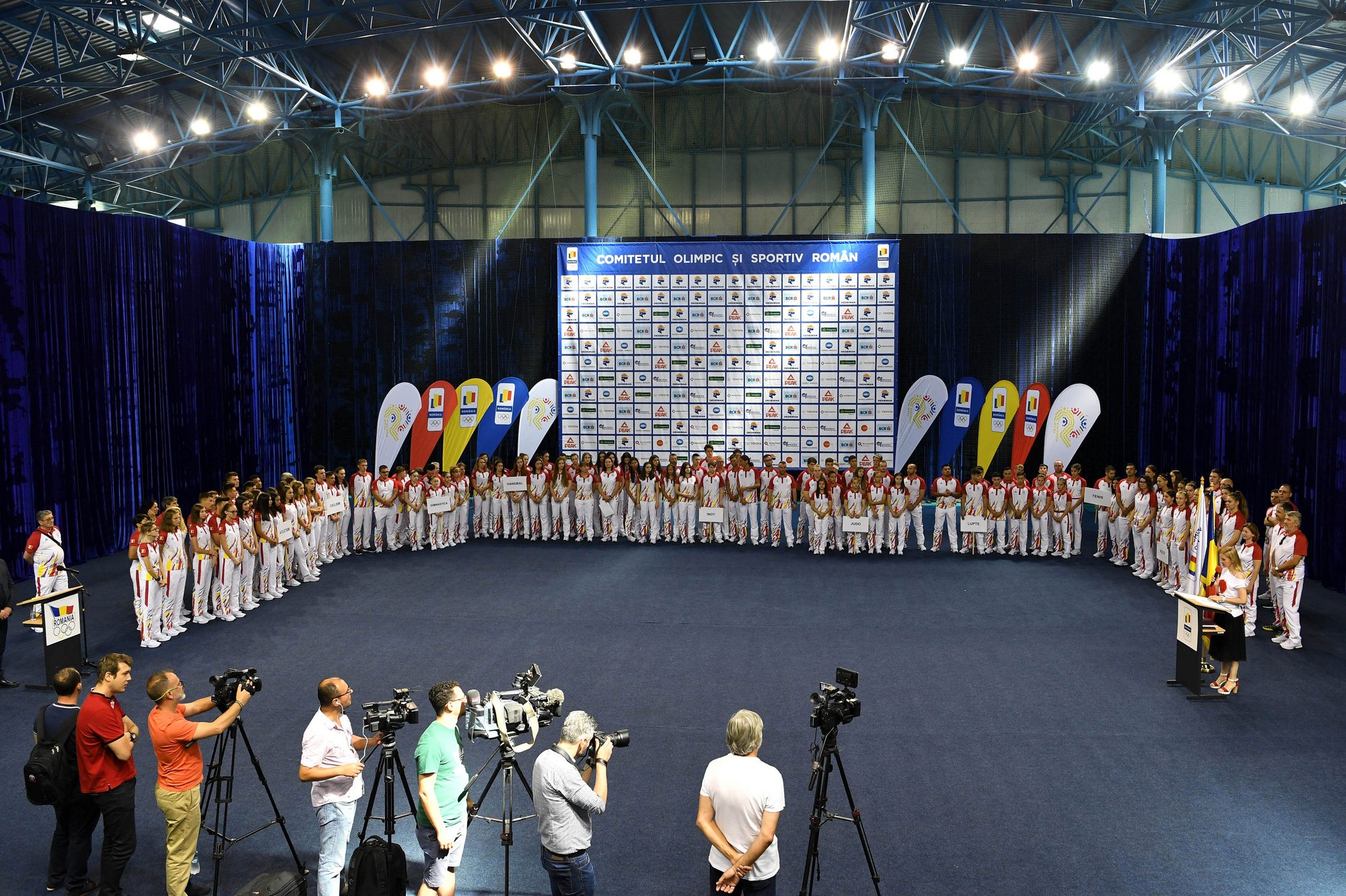 Salapolivalentagimnazeveniment7 2000