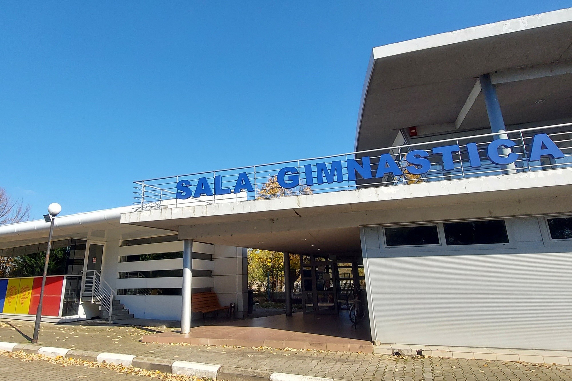 01exteriorsalagim2 2000