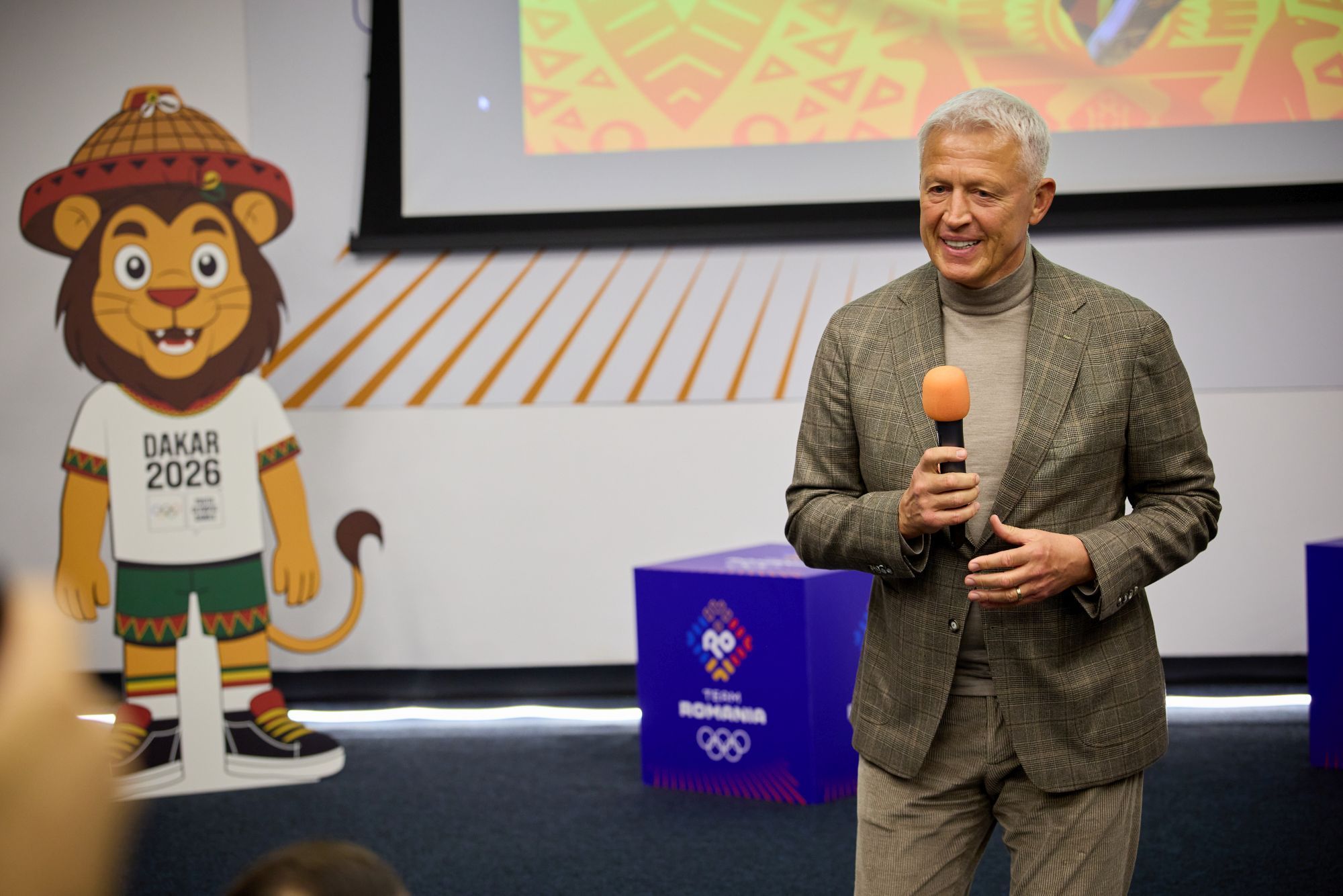 https://www.cosr.ro/img/81683b62-075b-4d58-ae2e-c9c215f8a315/cosr-dakar26-28-oct-066.jpg?fm=jpg&q=80&fit=max&crop=2000%2C1334%2C0%2C0