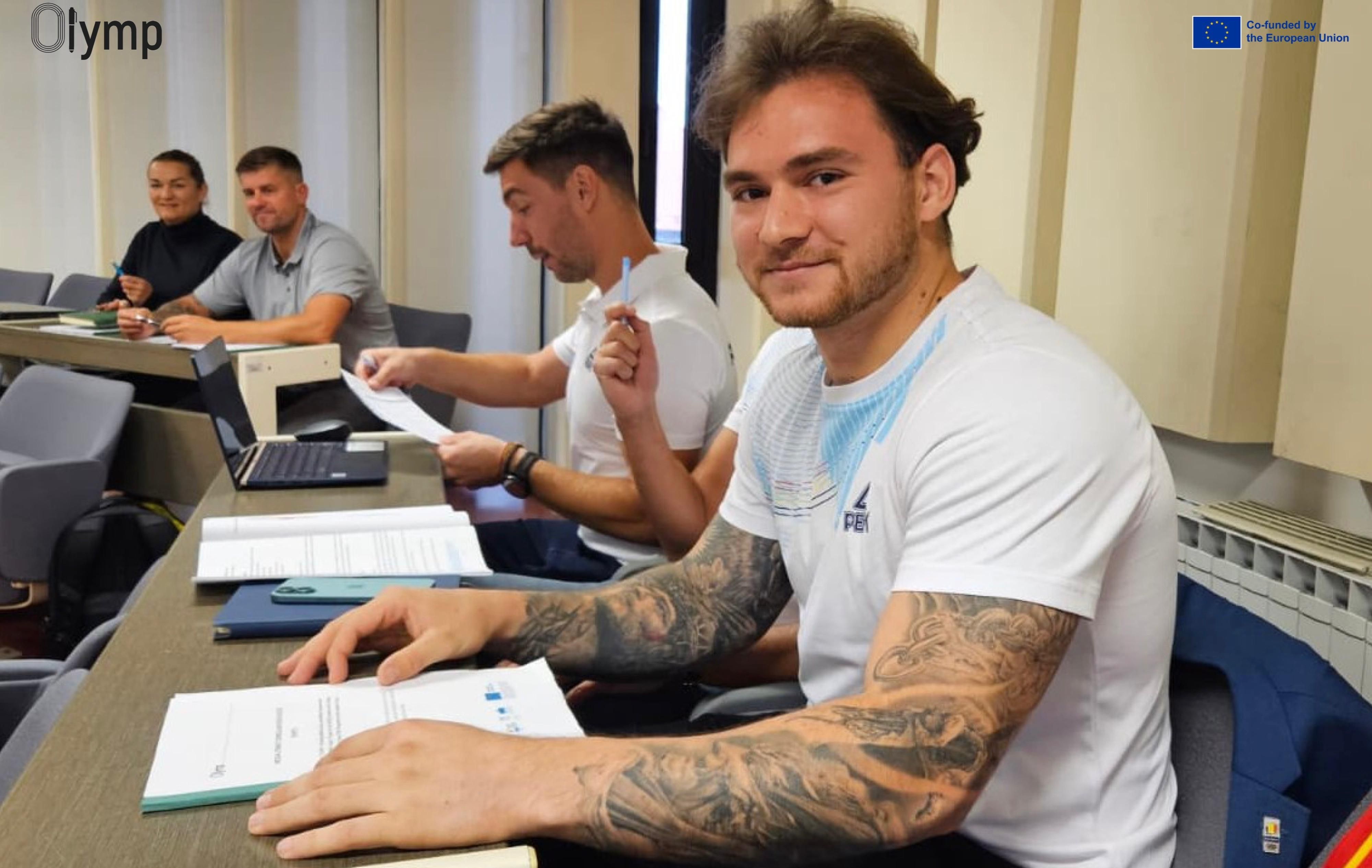 https://www.cosr.ro/img/8c1334fa-400d-4cc1-87c4-40a662ed8697/paul-ioni-alfabetizare-sportivi-maribor-2025.jpg?fm=jpg&q=80&fit=max&crop=4000%2C2531%2C0%2C0