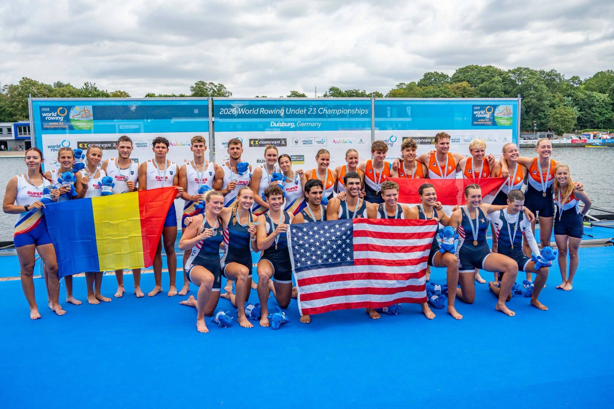 https://www.cosr.ro/img/a516f40b-1acb-42cb-a287-f1b350d0def1/cm-canotaj-u23-ag-81-mixt-bmix8-podium.jpeg?fm=jpg&q=80&fit=max&crop=2048%2C1365%2C0%2C0