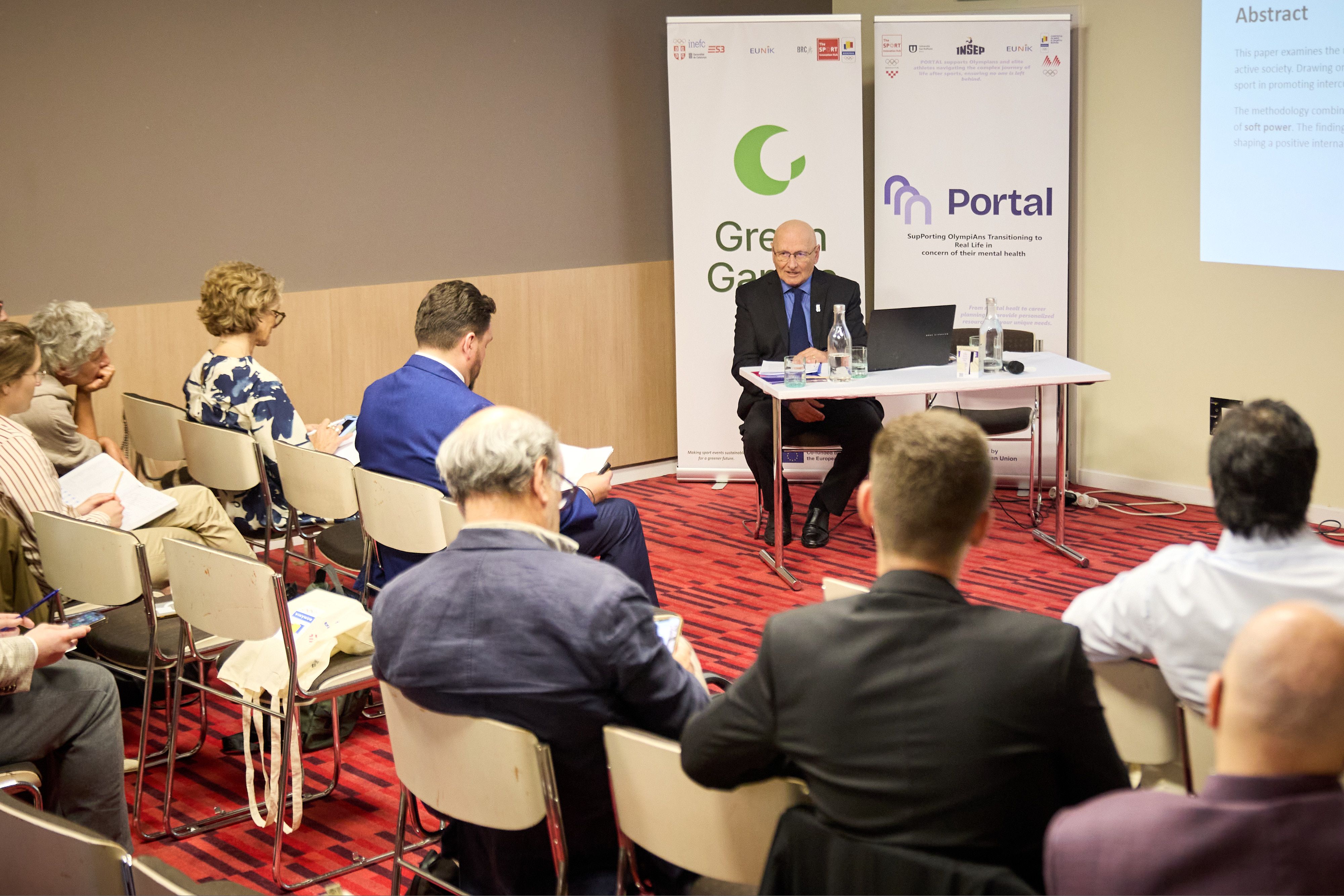 https://www.cosr.ro/img/a8cc83c2-6936-4ab7-a577-612cba8e67f0/cosr-novotel-160.jpg?fm=jpg&q=80&fit=max&crop=4000%2C2667%2C0%2C0