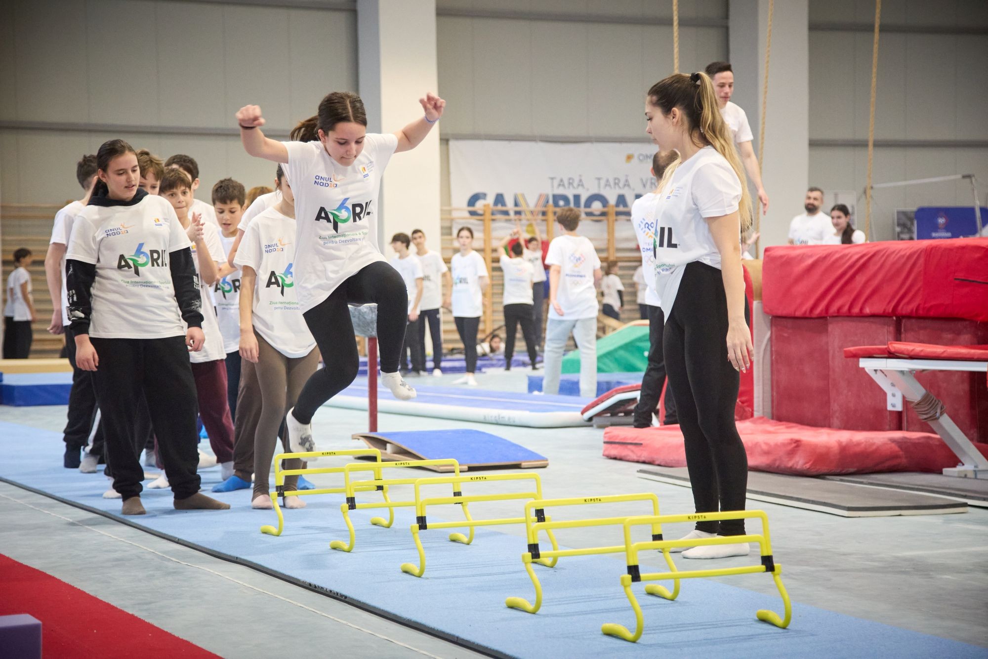 08 Cosr Dinamo 03 Apr 087