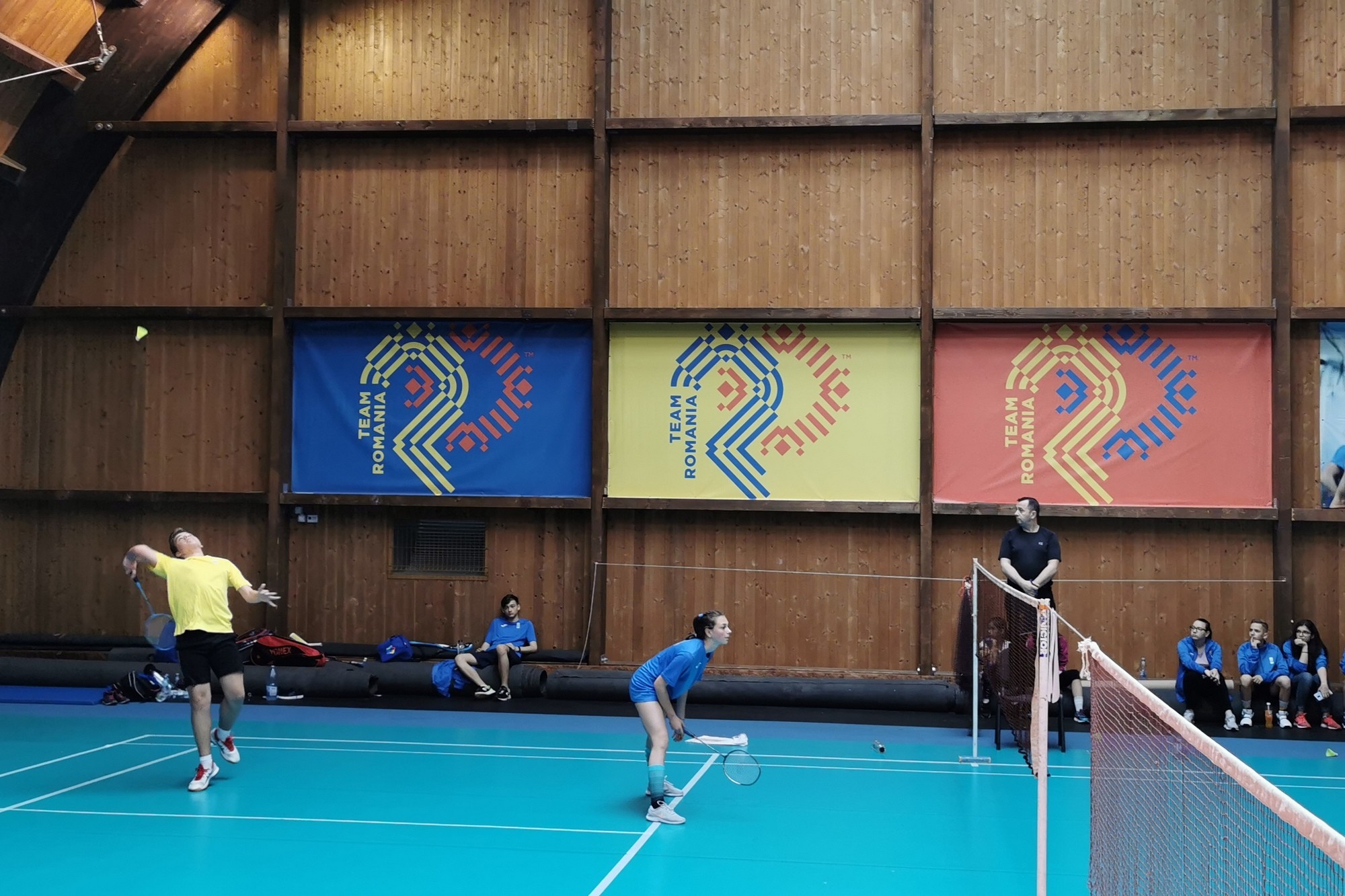 Pregatiresalatenisbadmintonevenimcompsalatenis 2000