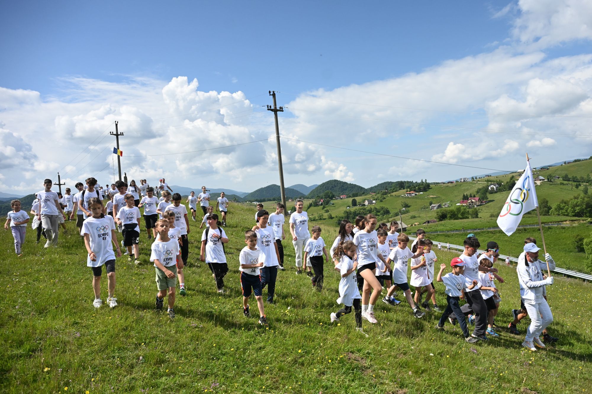 https://www.cosr.ro/img/c2799b96-da43-4448-82ac-c8fe541b6048/sp2-8764.jpg?fm=jpg&q=80&fit=max&crop=2000%2C1333%2C0%2C0