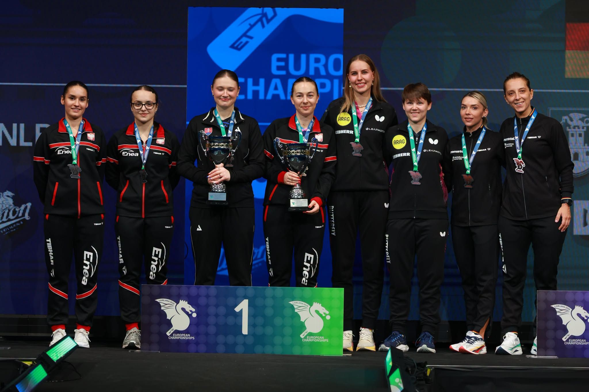 https://www.cosr.ro/img/d1524c7d-d64c-4a73-8c5c-ba6632025f9e/ce-tenis-masa-seniori-2026-bernadette-samara-bronz-podium2.jpeg?fm=jpg&q=80&fit=max&crop=2048%2C1365%2C0%2C0