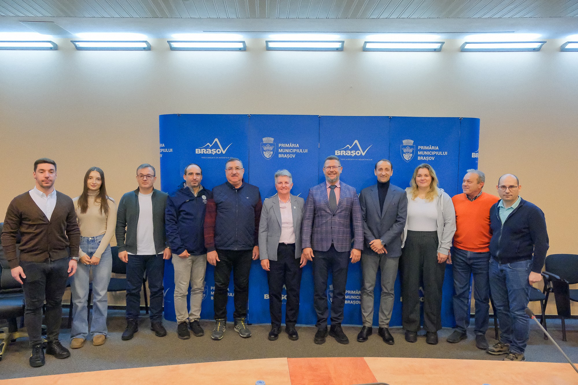 Fotebrasov2027sedintagrup 2000