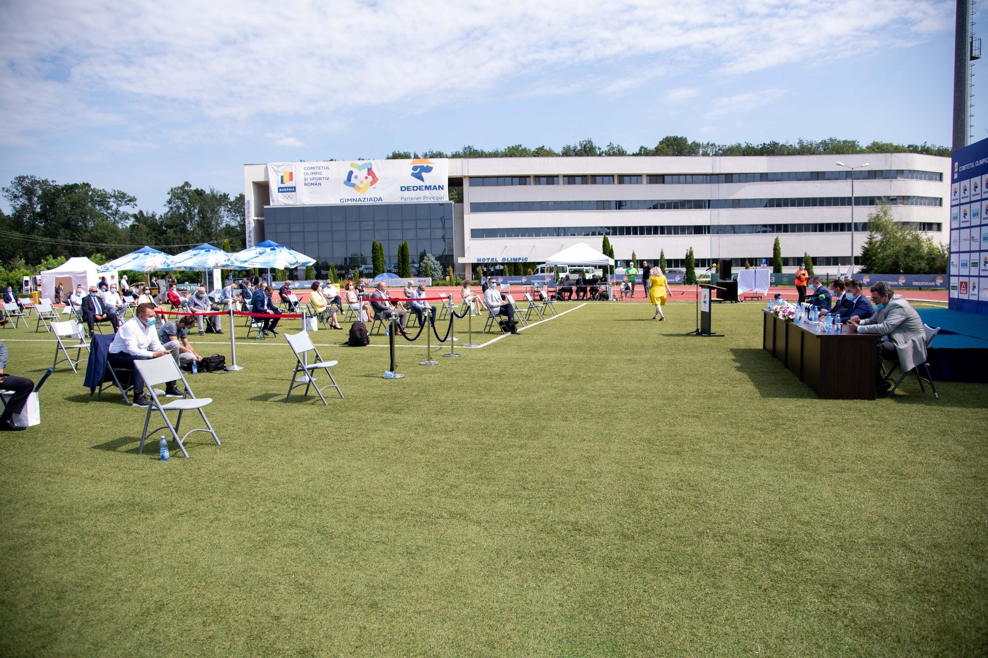 08evenimenteag5 2000