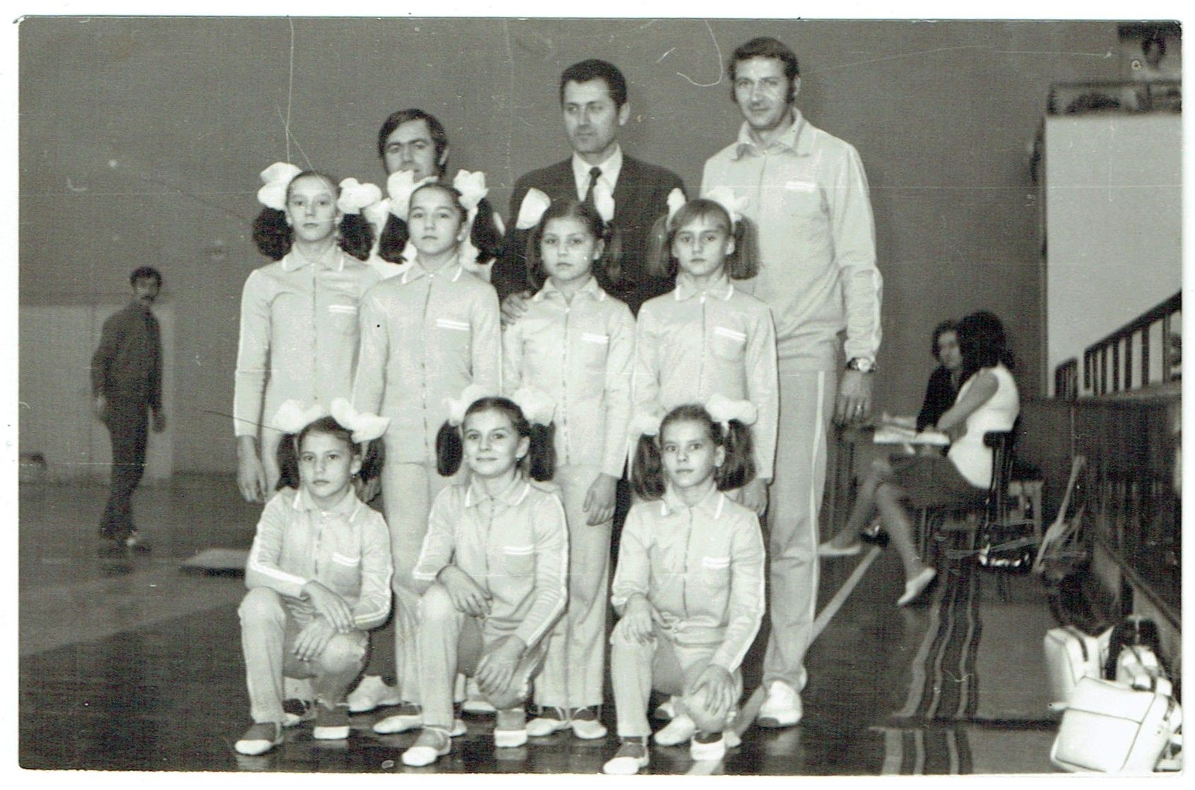 https://www.cosr.ro/img/e3d1f94d-f536-4641-89b2-b0e2fe4faf2b/nadia-teo-pampoane-ingrid-onesti4.jpg?fm=jpg&q=80&fit=max&crop=1687%2C1116%2C0%2C0