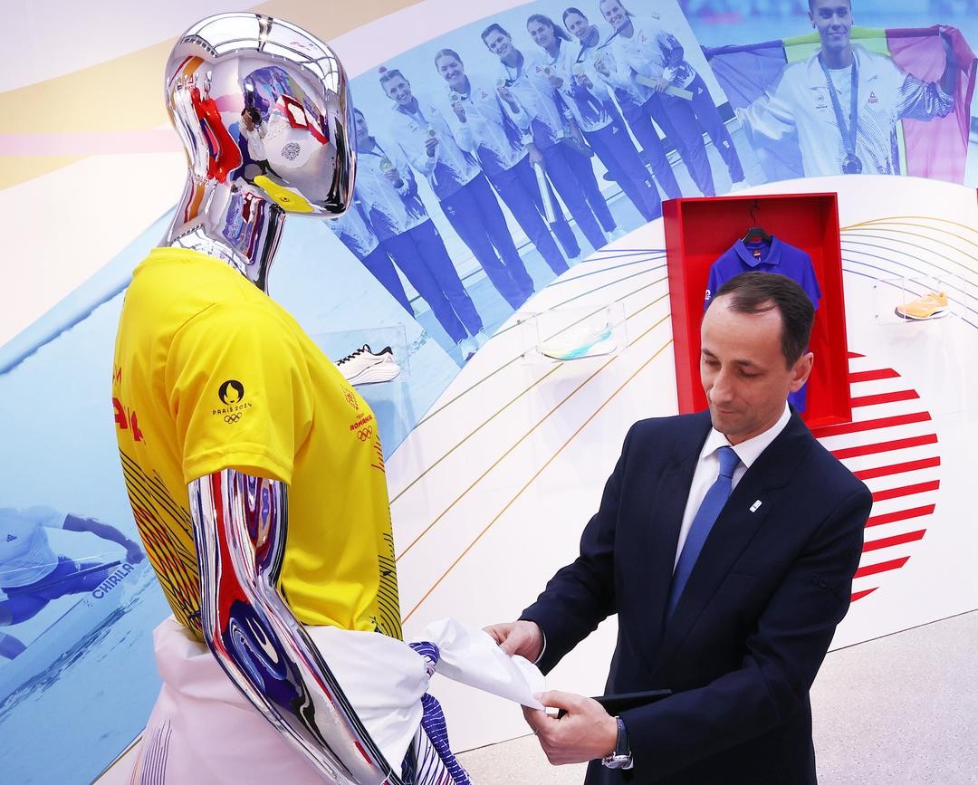 Semnare Peak China Cova Echipam