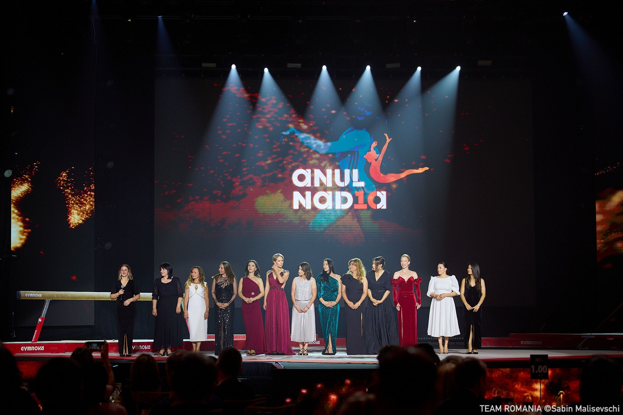 https://www.cosr.ro/img/f29e25a8-0382-466f-89ba-0ecac4a3da04/gala-nadia-29-may-490.jpg?fm=jpg&q=80&fit=max&crop=2048%2C1365%2C0%2C0