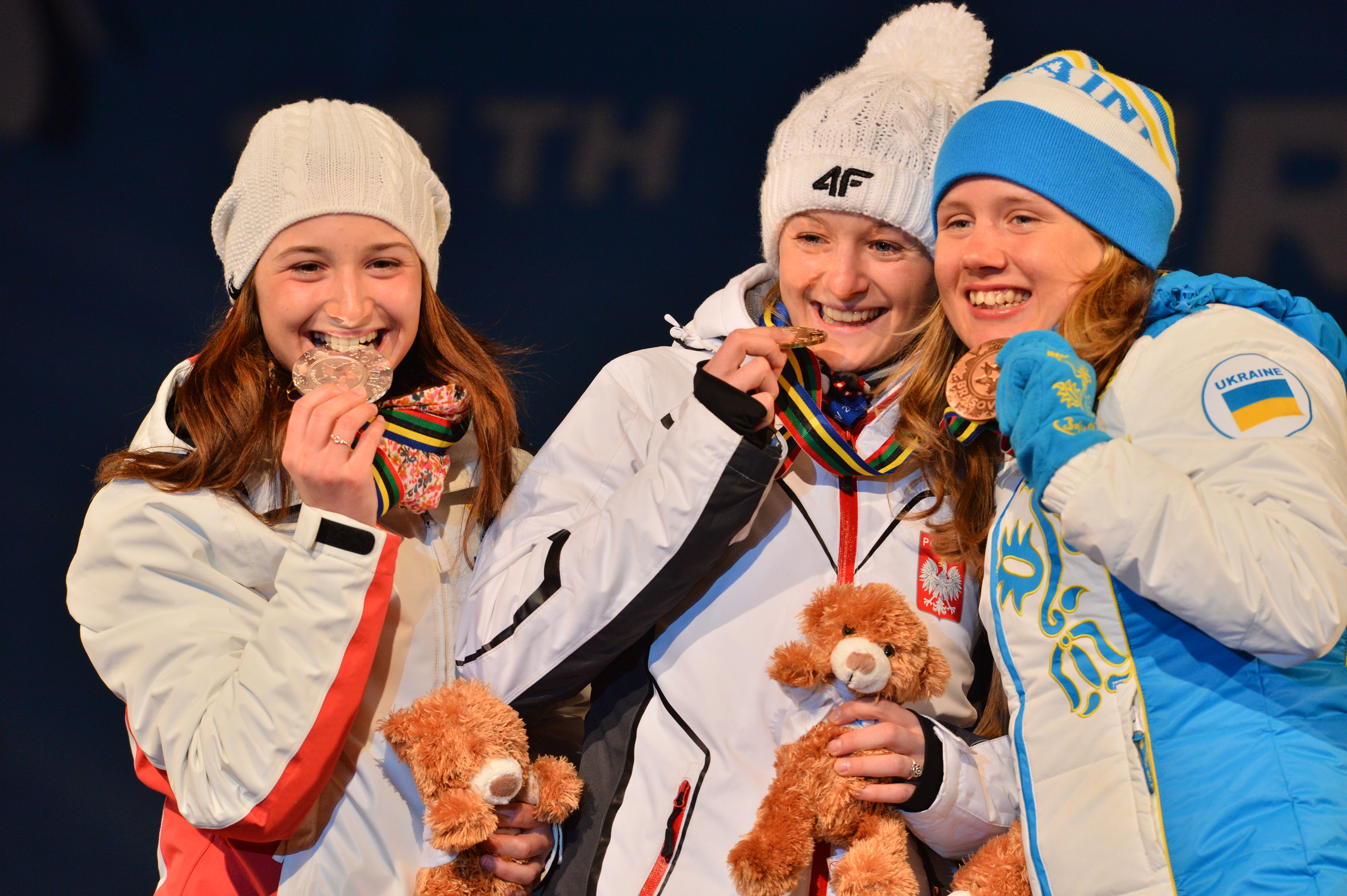 https://www.cosr.ro/img/f3b65925-91d4-407f-9dd4-b60d556caafa/dorottya-buzas-fote-brasov-2013.jpg?fm=jpg&q=80&fit=max&crop=4928%2C3280%2C0%2C0