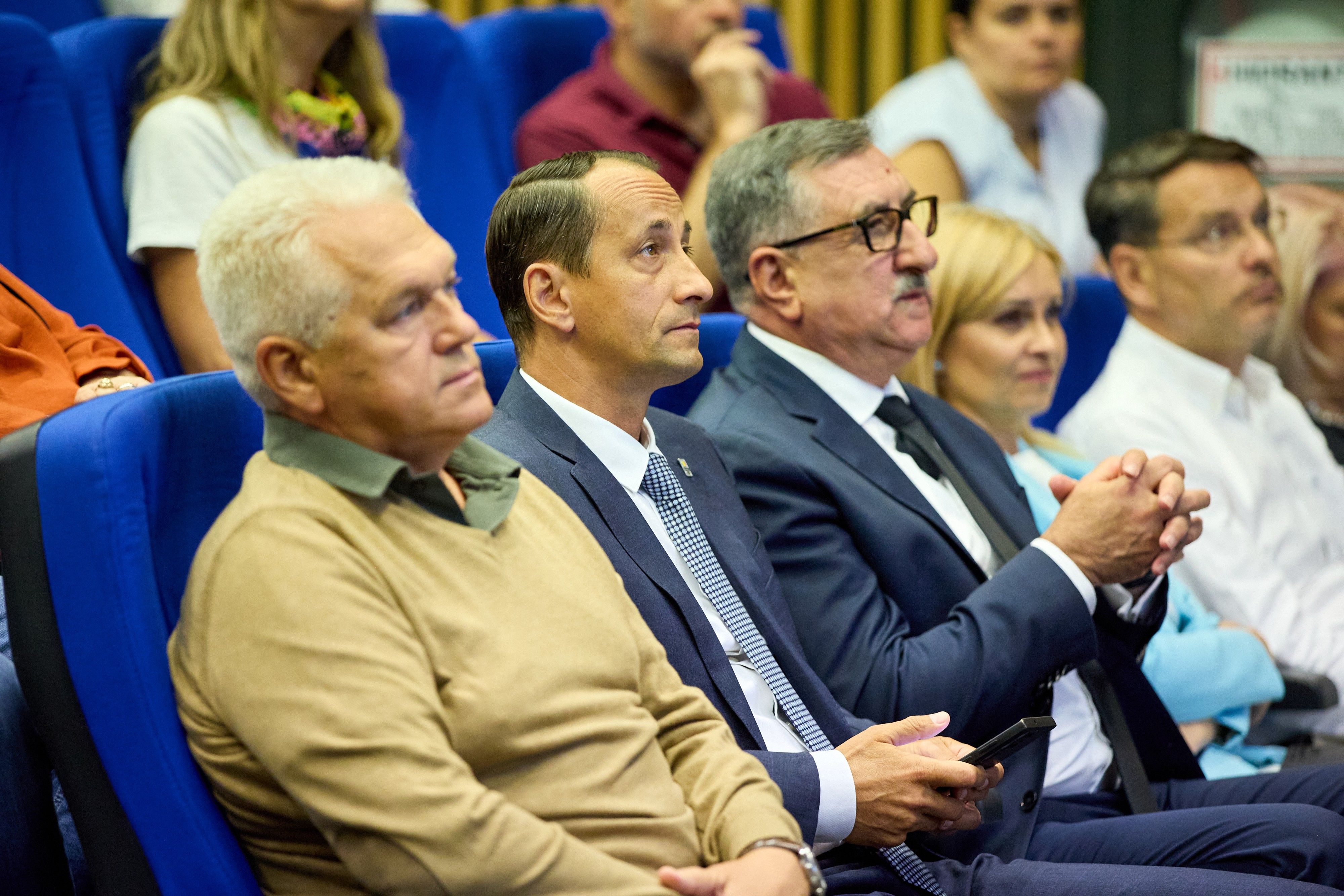 https://www.cosr.ro/img/f869f74c-e11d-4c58-853f-0d516568a1ae/cosr-asf-25-aug-074.jpg?fm=jpg&q=80&fit=max&crop=4000%2C2667%2C0%2C0